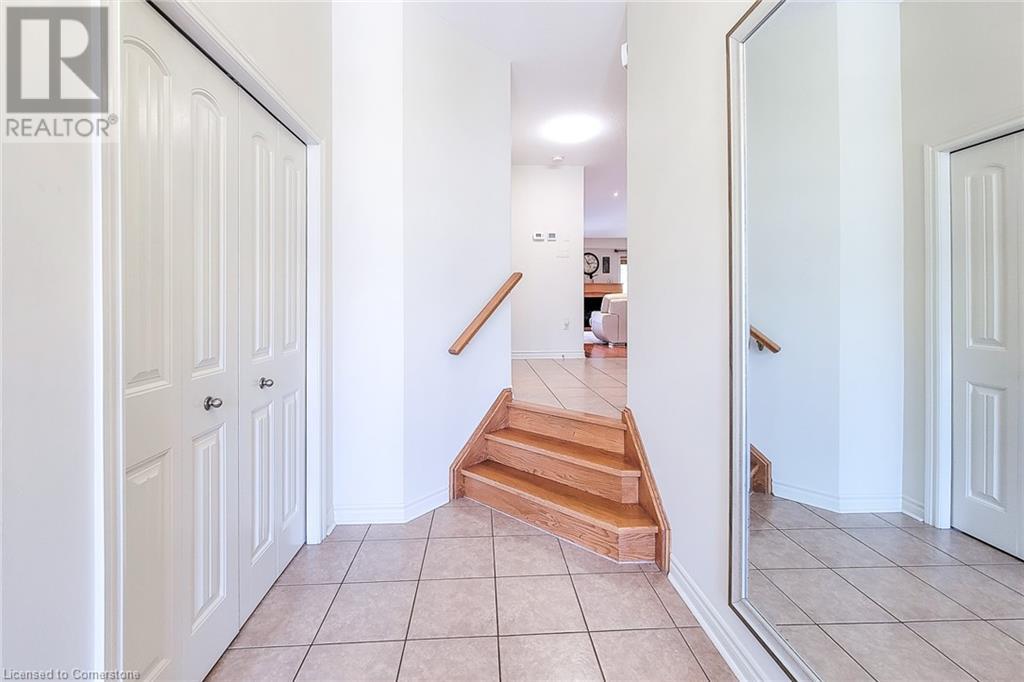 565 Isaiah Crescent, Kitchener, Ontario  N2E 0E6 - Photo 5 - 40686395