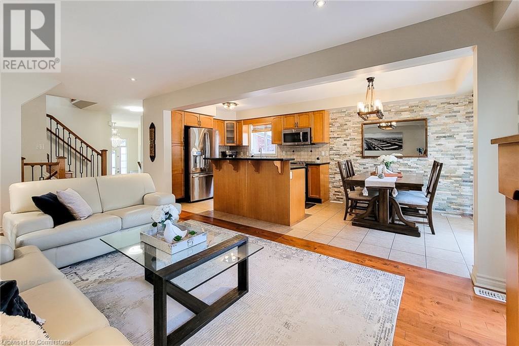 565 Isaiah Crescent, Kitchener, Ontario  N2E 0E6 - Photo 8 - 40686395