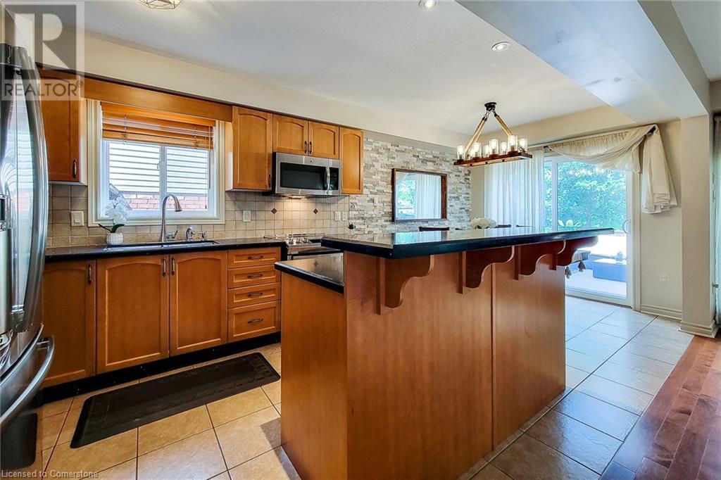 565 Isaiah Crescent, Kitchener, Ontario  N2E 0E6 - Photo 9 - 40686395