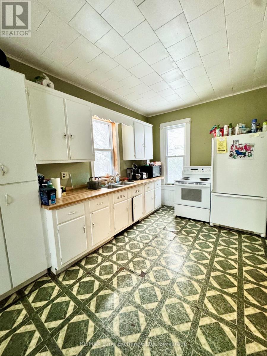 79 Albert Street, Saugeen Shores, Ontario  N0H 2L0 - Photo 9 - X11900590