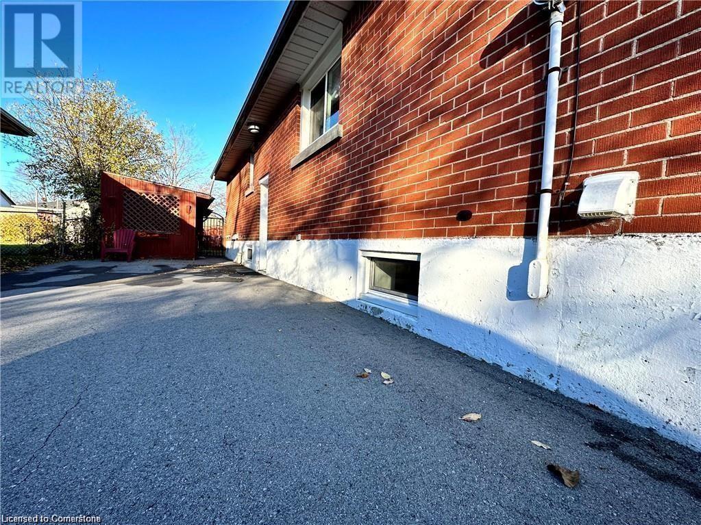 312 East 45th Street, Hamilton, Ontario  L8T 3K8 - Photo 15 - 40686295