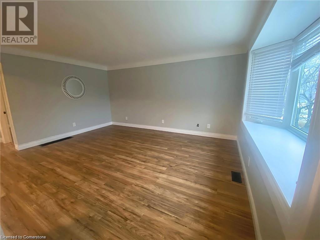 312 East 45th Street, Hamilton, Ontario  L8T 3K8 - Photo 5 - 40686295