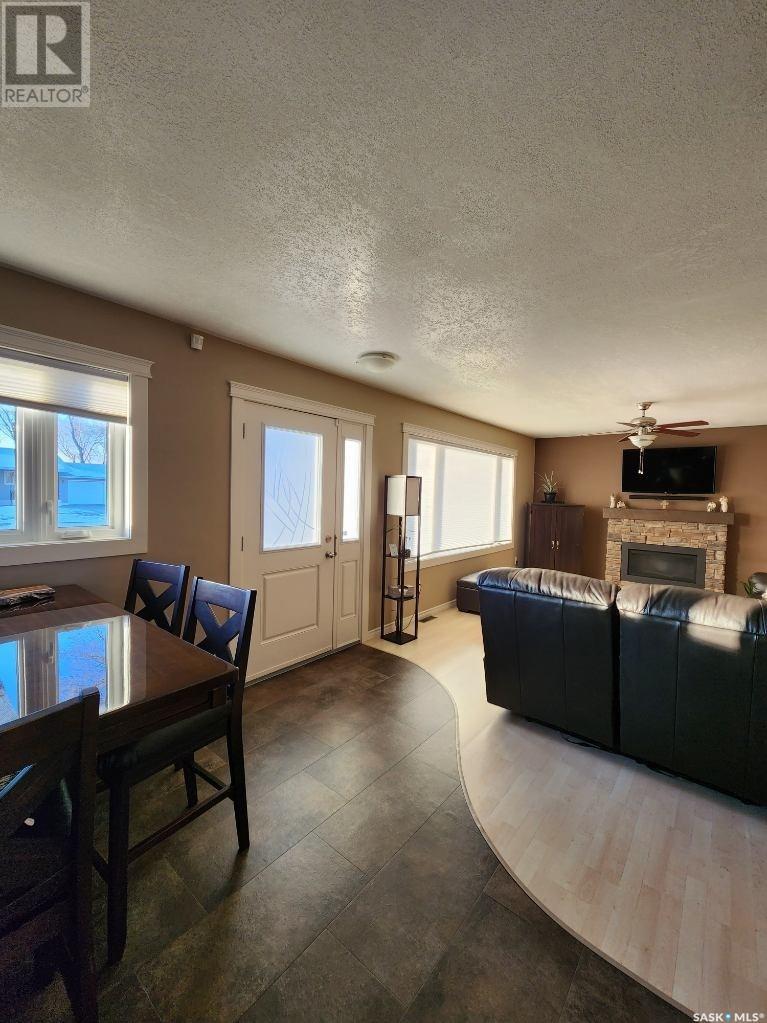 706 Grey Avenue, Grenfell, Saskatchewan  S0G 2B0 - Photo 11 - SK990950