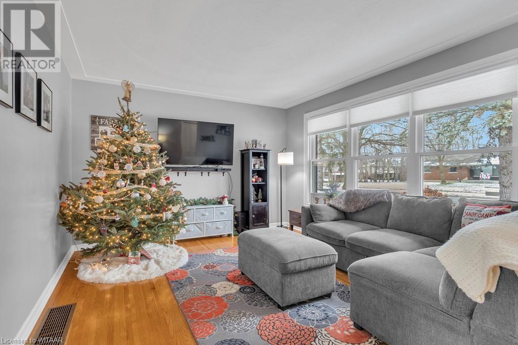 211 Quarterline RoadTillsonburg, Ontario  N4G 4E3 - Photo 5 - 40686431