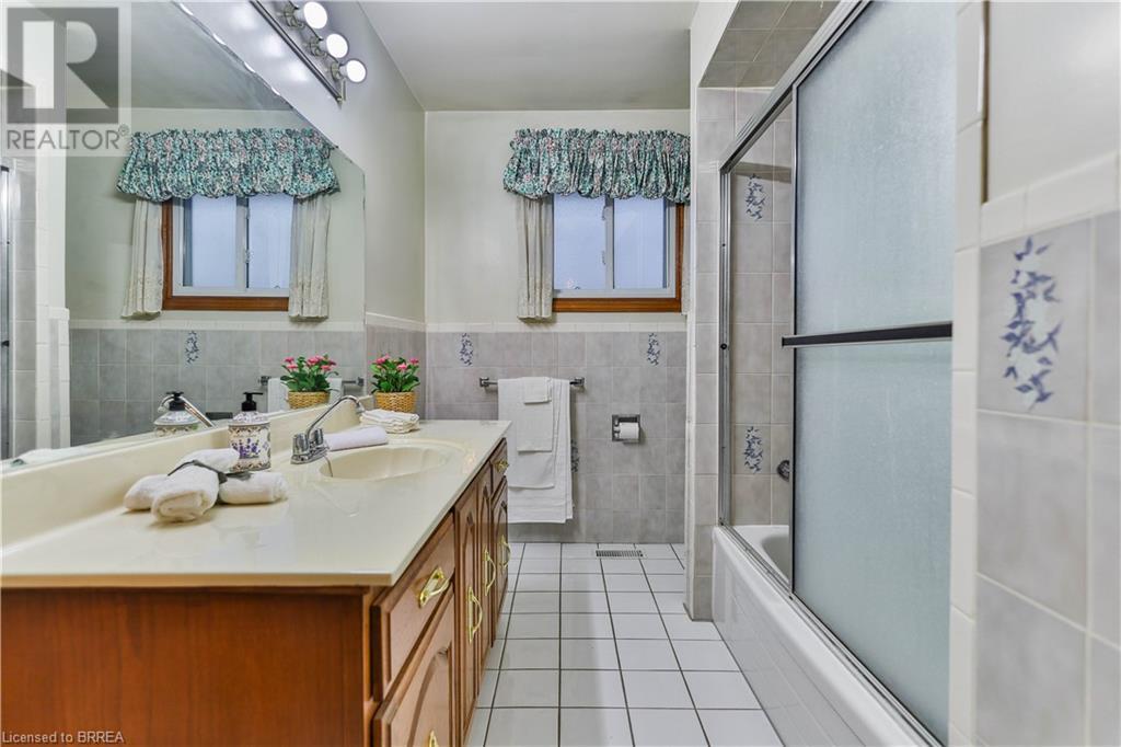 17 Shalfleet Boulevard, Brantford, Ontario  N3R 6L5 - Photo 20 - 40686402