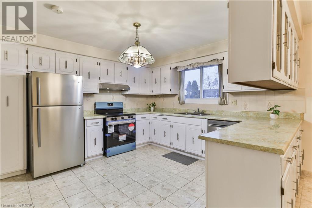 17 Shalfleet Boulevard, Brantford, Ontario  N3R 6L5 - Photo 8 - 40686402