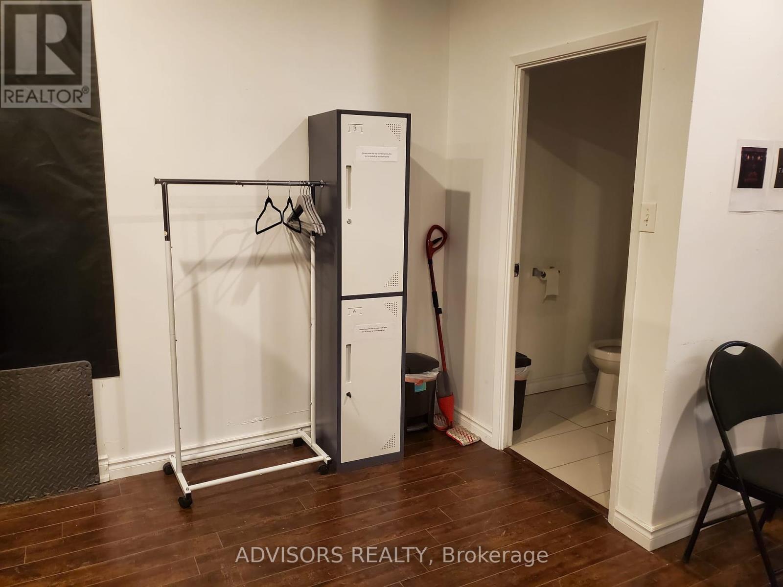 Property at 31 - 1100 BURNHAMTHORPE ROAD W image 5
