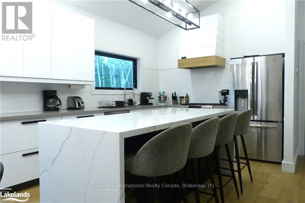 31 Slalom Gate Road, Collingwood, Ontario  L9Y 5A9 - Photo 3 - S10439017