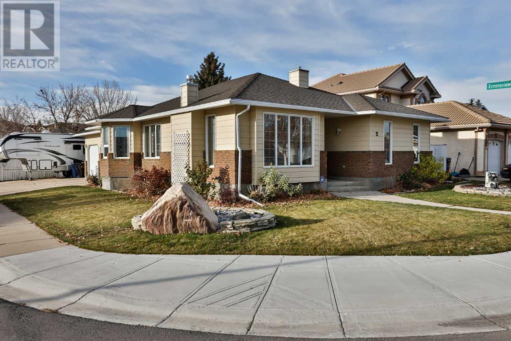 2 Ermineview Place N, Lethbridge, Alberta