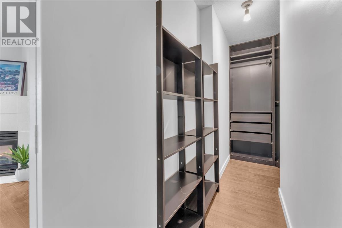 Listing Picture 24 of 28 : 1803 939 HOMER STREET, Vancouver / 溫哥華 - 魯藝地產 Yvonne Lu Group - MLS Medallion Club Member