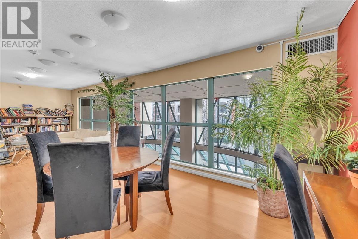 Listing Picture 27 of 28 : 1803 939 HOMER STREET, Vancouver / 溫哥華 - 魯藝地產 Yvonne Lu Group - MLS Medallion Club Member