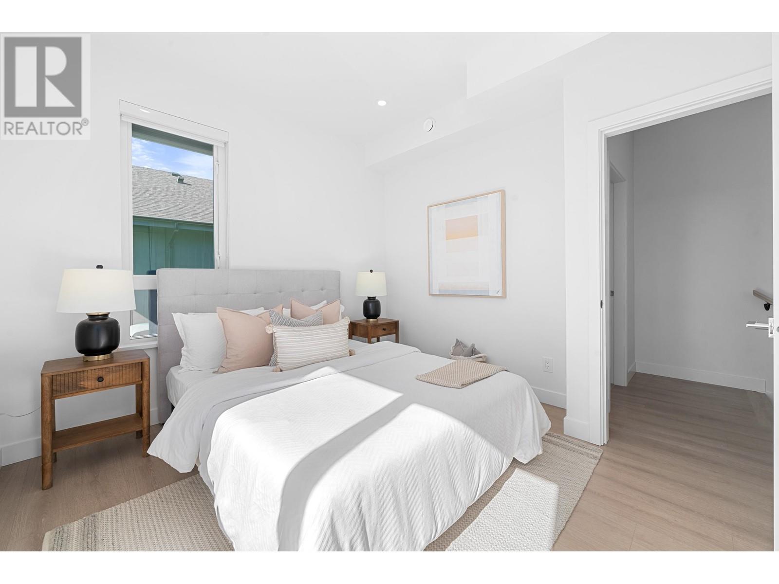 206 7161 17th Avenue, Burnaby, British Columbia  V3N 1K8 - Photo 2 - R2951519