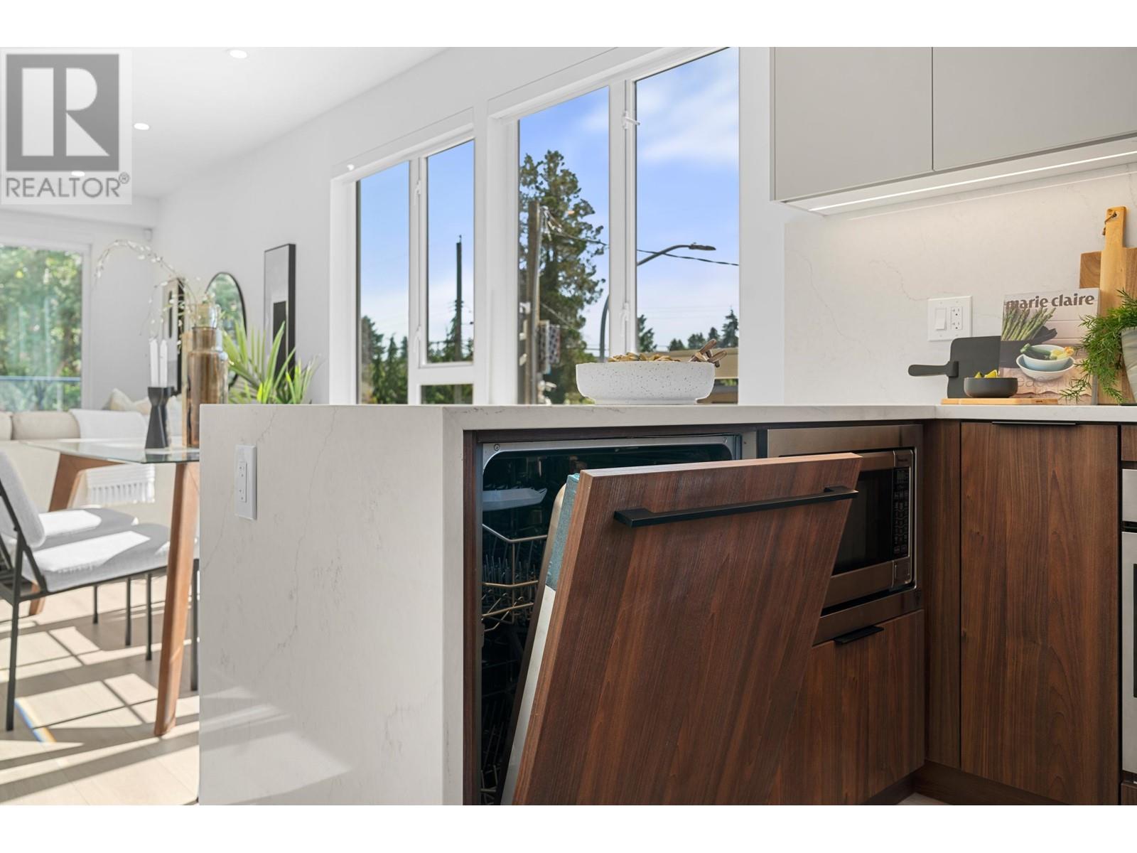 206 7161 17th Avenue, Burnaby, British Columbia  V3N 1K8 - Photo 19 - R2951519