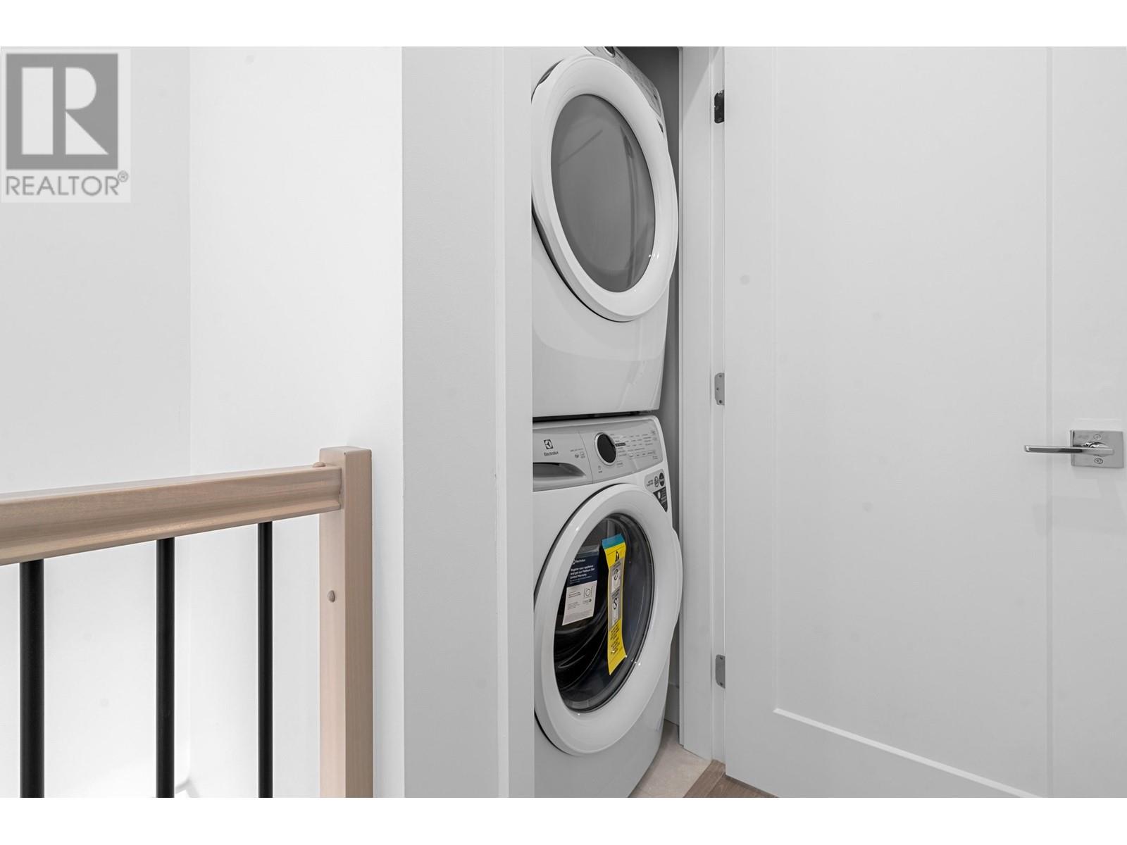 206 7161 17th Avenue, Burnaby, British Columbia  V3N 1K8 - Photo 13 - R2951519