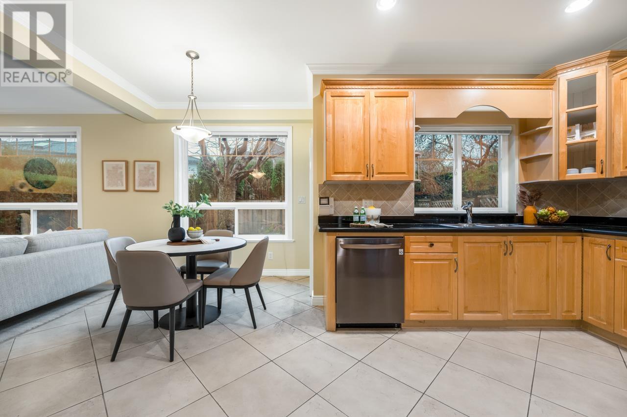 Listing Picture 12 of 27 : 4 7060 BLUNDELL ROAD, Richmond / 烈治文 - 魯藝地產 Yvonne Lu Group - MLS Medallion Club Member