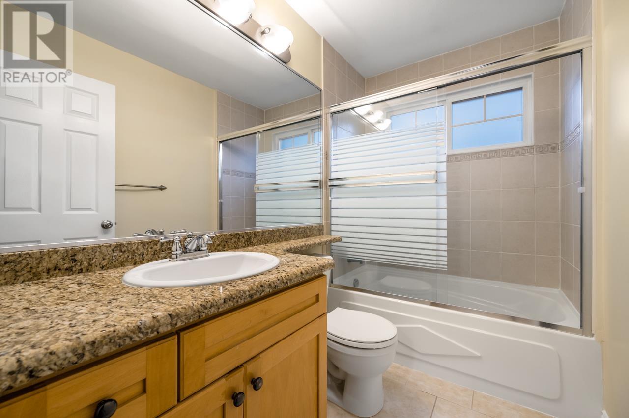 Listing Picture 16 of 27 : 4 7060 BLUNDELL ROAD, Richmond / 烈治文 - 魯藝地產 Yvonne Lu Group - MLS Medallion Club Member