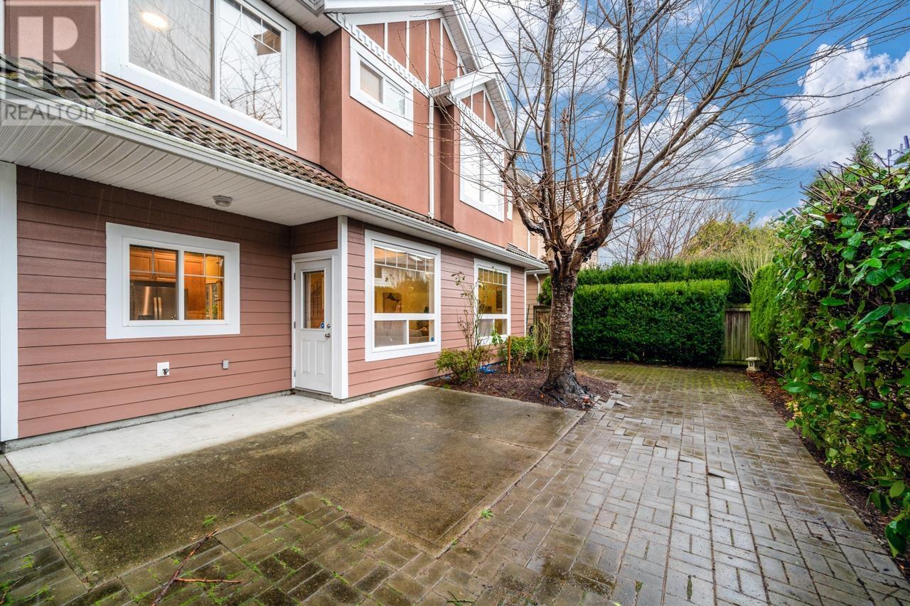 Listing Picture 24 of 27 : 4 7060 BLUNDELL ROAD, Richmond / 烈治文 - 魯藝地產 Yvonne Lu Group - MLS Medallion Club Member