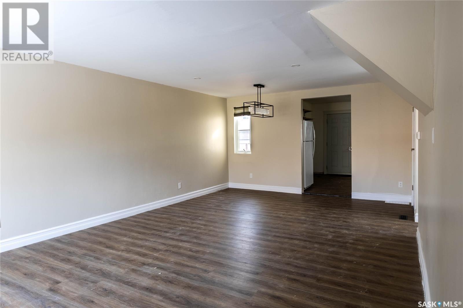 Property at 447 Ominica STREET W image 5