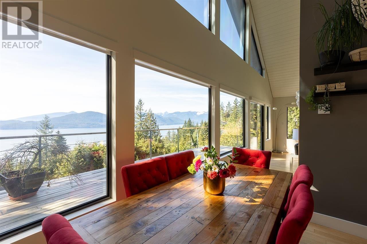 485 Timbertop Drive, Lions Bay, British Columbia  V0N 2E0 - Photo 10 - R2951538