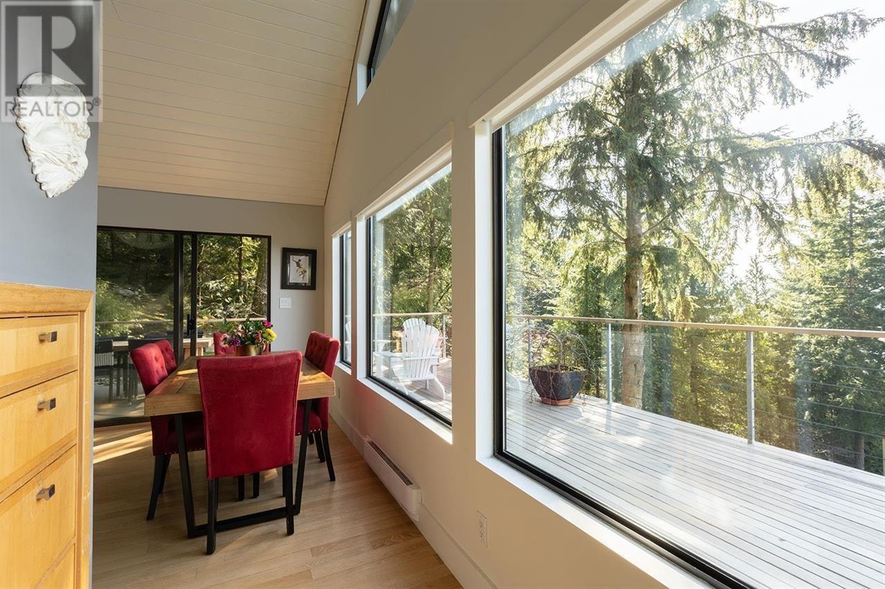 485 Timbertop Drive, Lions Bay, British Columbia  V0N 2E0 - Photo 11 - R2951538