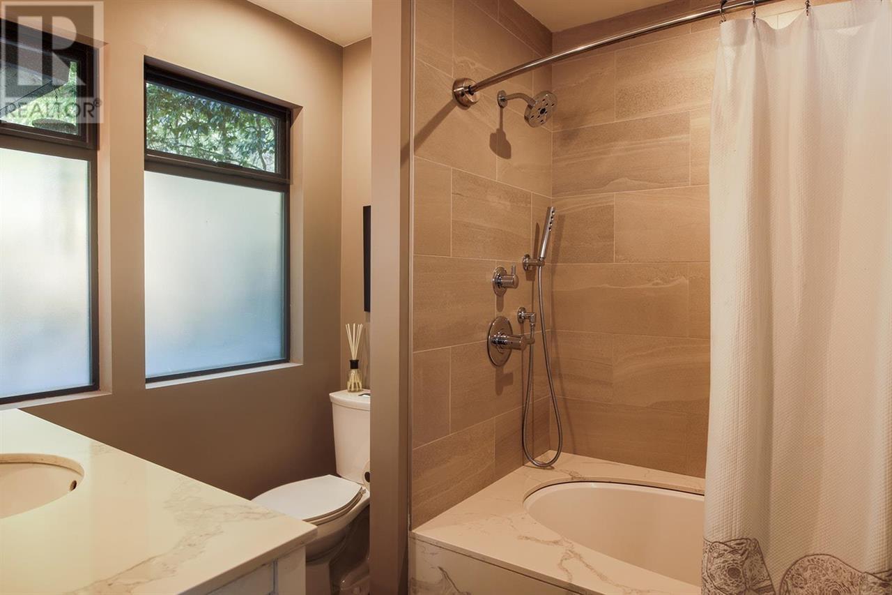 485 Timbertop Drive, Lions Bay, British Columbia  V0N 2E0 - Photo 23 - R2951538
