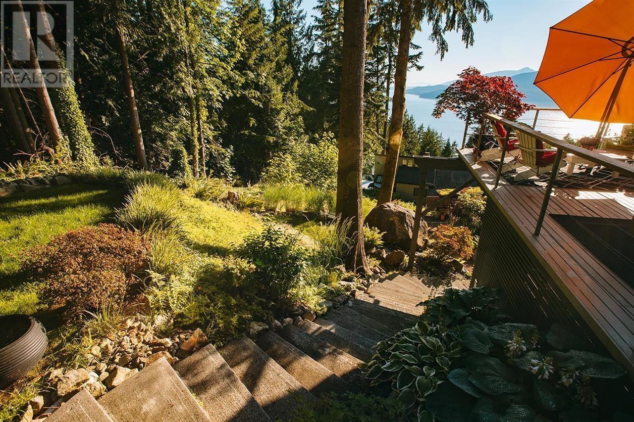 485 Timbertop Drive, Lions Bay, British Columbia  V0N 2E0 - Photo 33 - R2951538