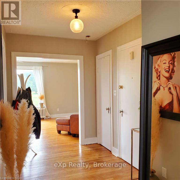 2 - 21 Dormie Lane, Guelph (Old University), Ontario  N1G 1G7 - Photo 4 - X11901049