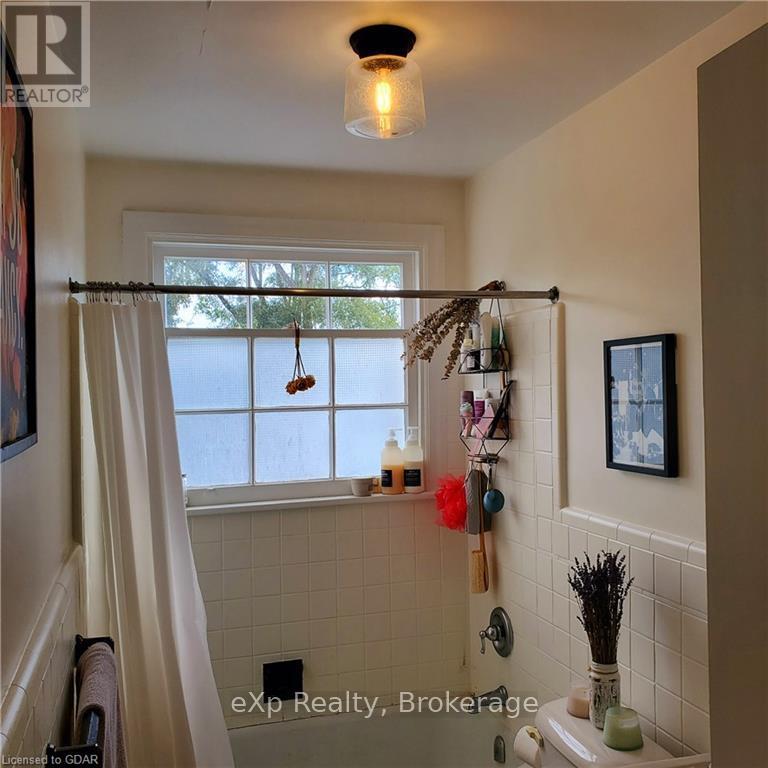 2 - 21 Dormie Lane, Guelph (Old University), Ontario  N1G 1G7 - Photo 5 - X11901049