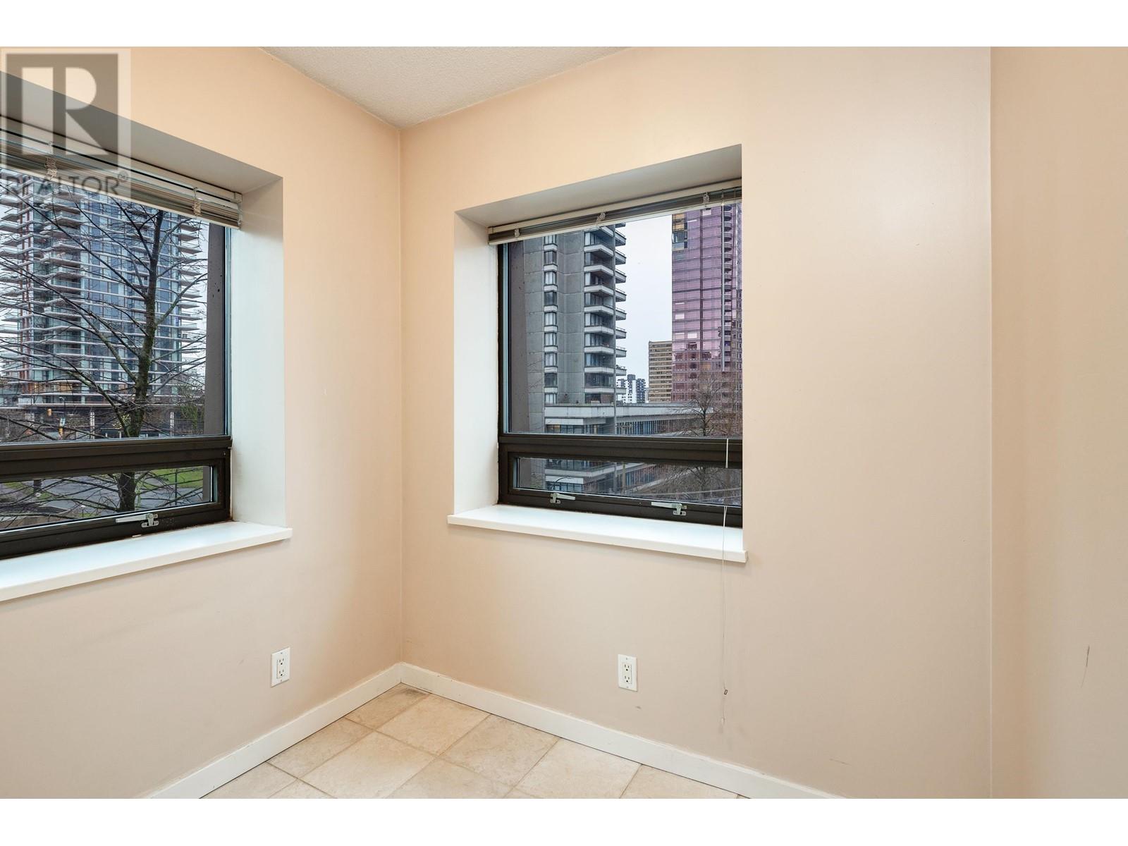 Listing Picture 11 of 22 : 402 1367 ALBERNI STREET, Vancouver / 溫哥華 - 魯藝地產 Yvonne Lu Group - MLS Medallion Club Member