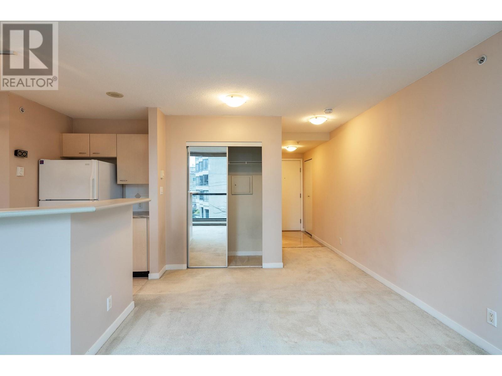 Listing Picture 16 of 22 : 402 1367 ALBERNI STREET, Vancouver / 溫哥華 - 魯藝地產 Yvonne Lu Group - MLS Medallion Club Member