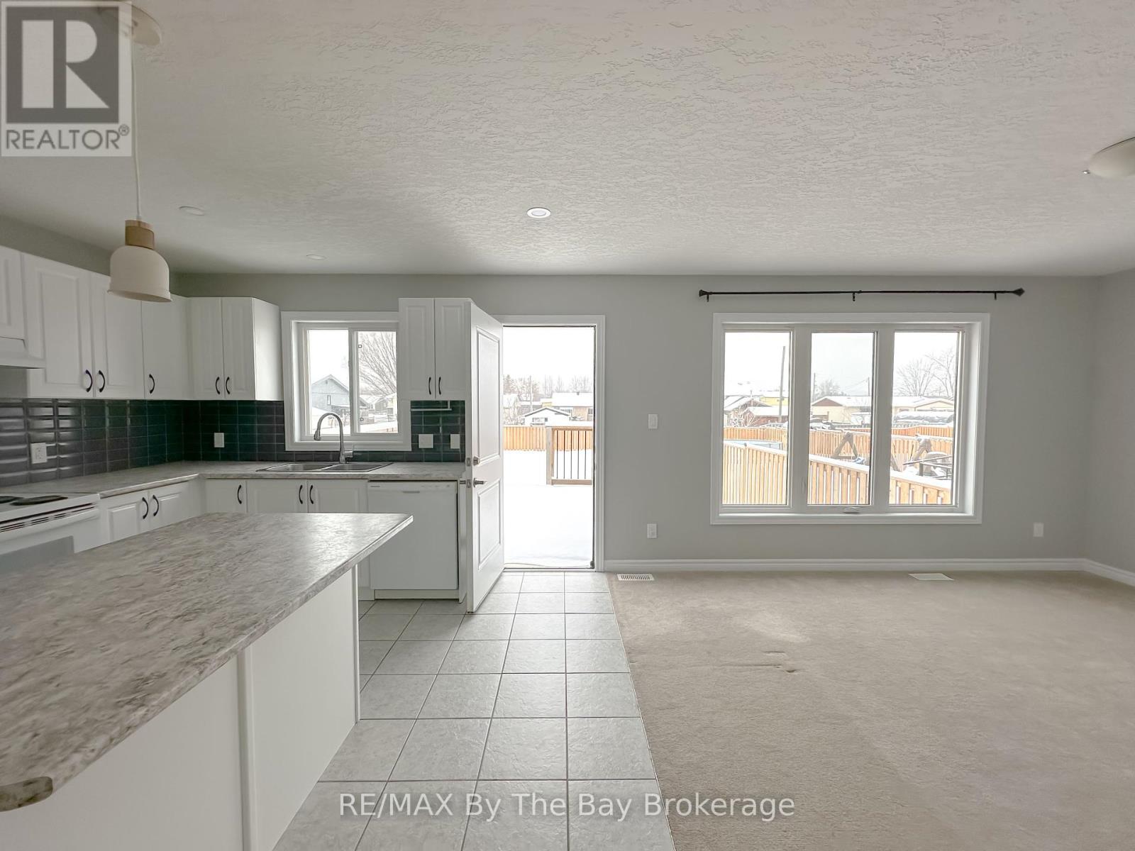267 Quebec Street, Clearview, Ontario  L0M 1S0 - Photo 10 - S11901084