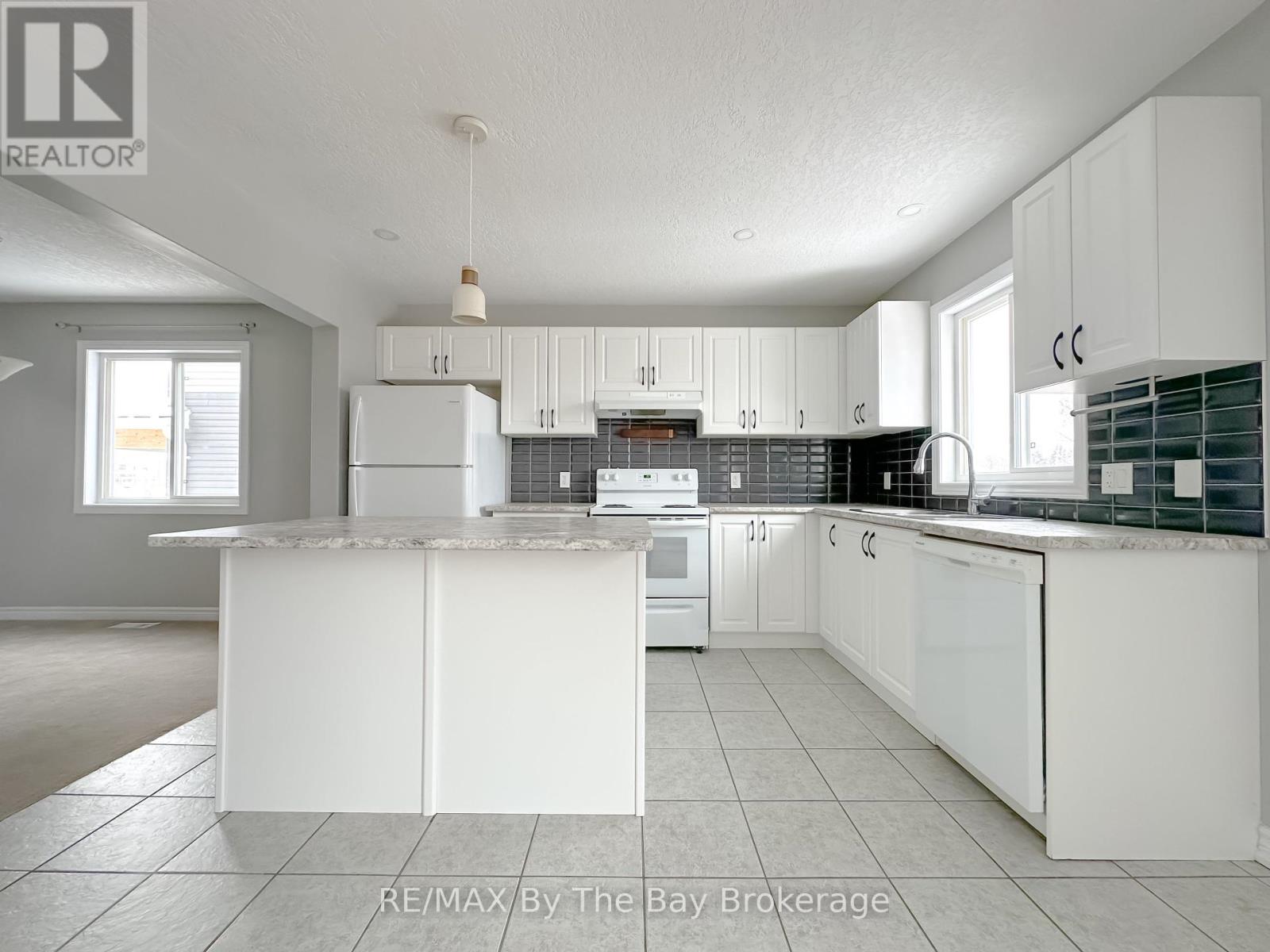267 Quebec Street, Clearview, Ontario  L0M 1S0 - Photo 8 - S11901084