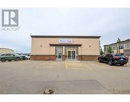 11725 105 Street Royal Oaks