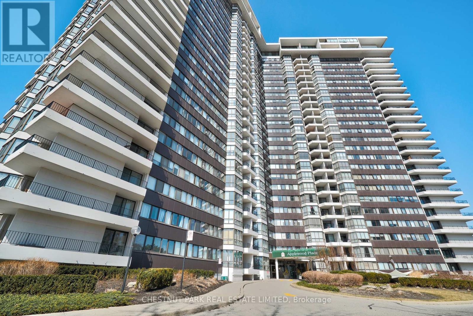 1912 - 1333 Bloor Street, Mississauga, Ontario  L4Y 3T6 - Photo 3 - W11901121