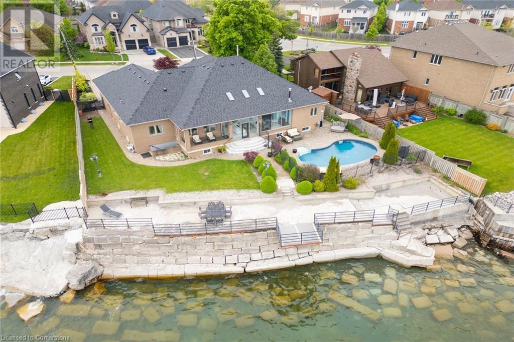 94 Seabreeze CrescentStoney Creek, Ontario  L8E 3C9 - Photo 1 - XH4203373