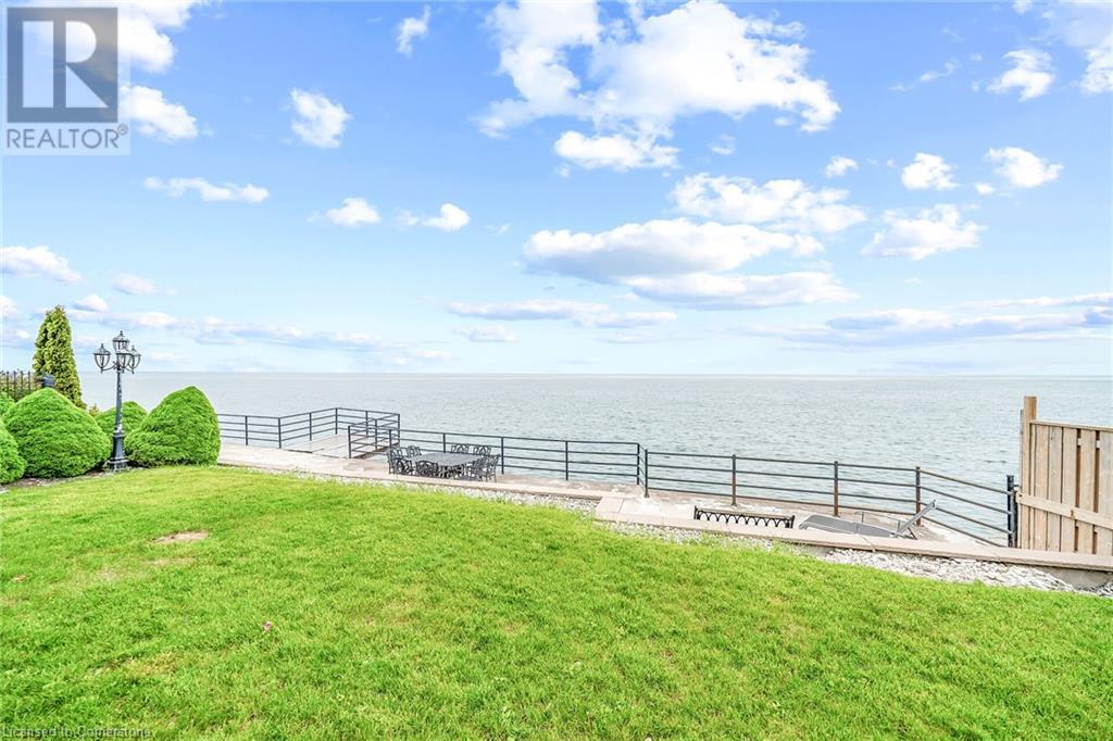 94 Seabreeze CrescentStoney Creek, Ontario  L8E 3C9 - Photo 2 - XH4203373
