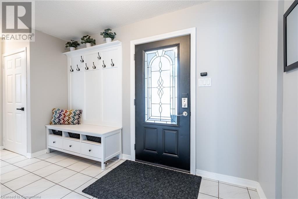 2083 Edgebank Court, Burlington, Ontario  L7M 2S8 - Photo 3 - 40660310