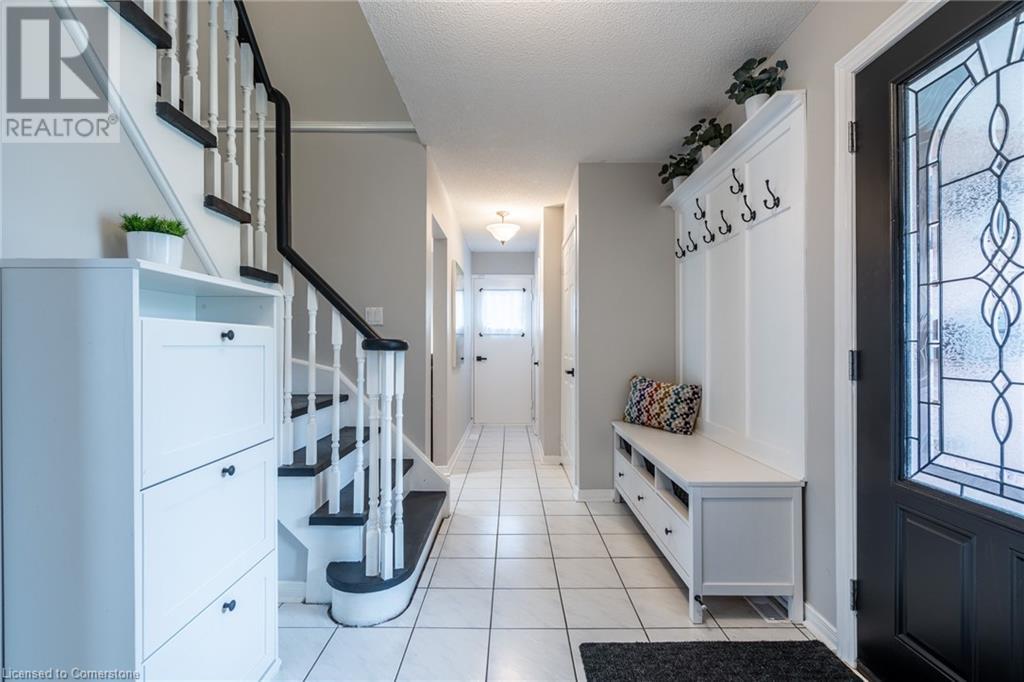 2083 Edgebank Court, Burlington, Ontario  L7M 2S8 - Photo 4 - 40660310