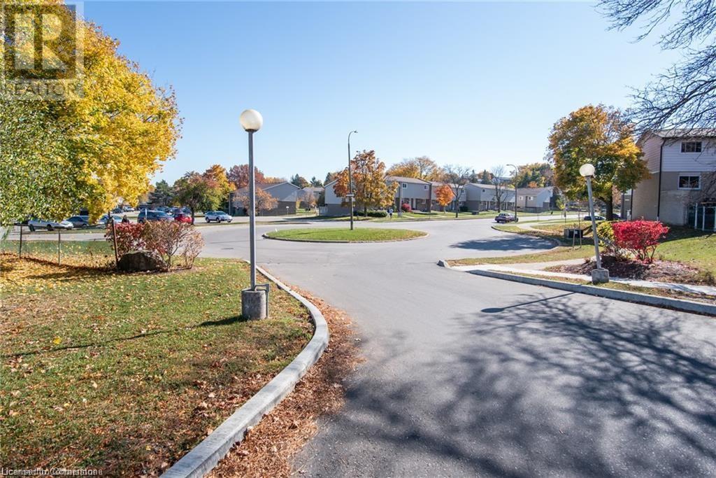 225 Harvard Place Unit# 704Waterloo, Ontario  N2J 4H4 - Photo 4 - 40686309