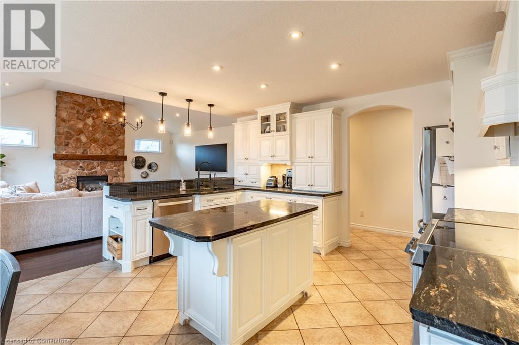 33 Notchwood Court, Kitchener, Ontario  N2A 3L6 - Photo 6 - 40684757