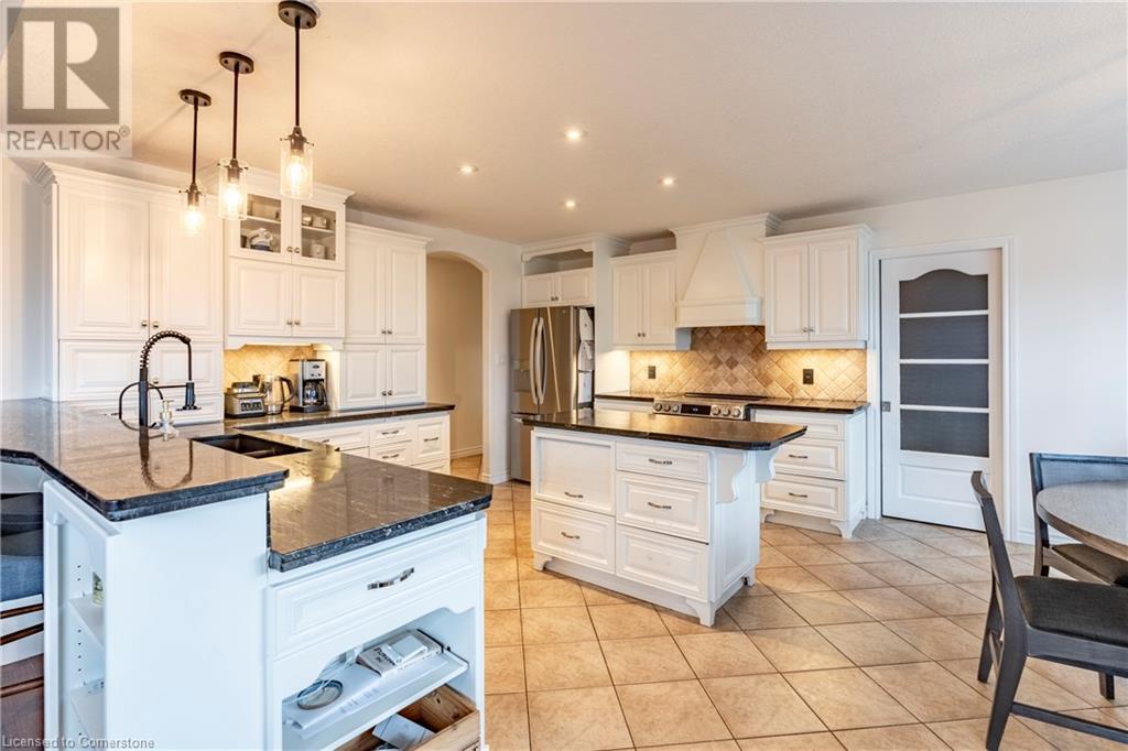 33 Notchwood Court, Kitchener, Ontario  N2A 3L6 - Photo 7 - 40684757
