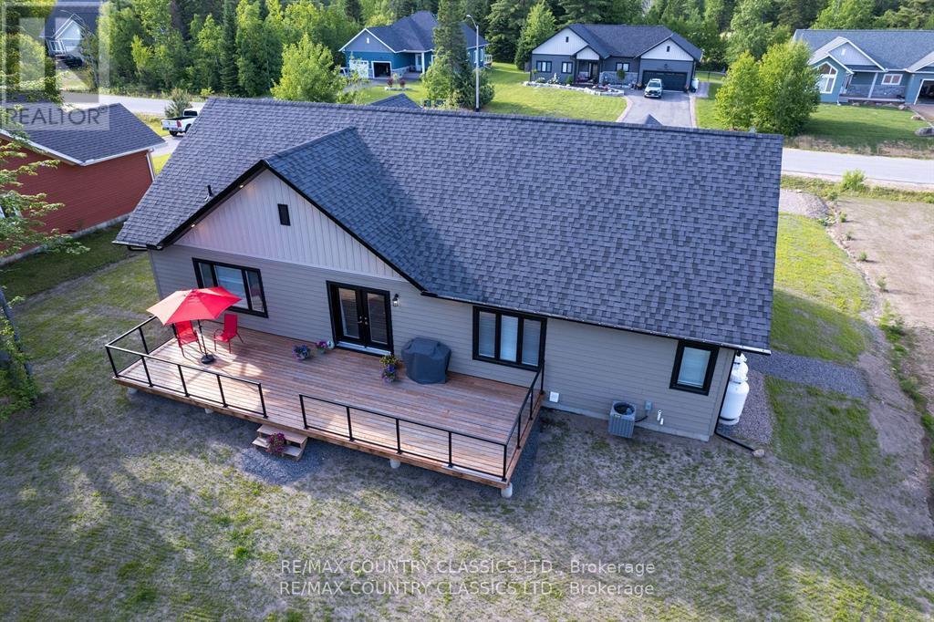 Property at 8 BANCROFT RIDGE DRIVE image 4