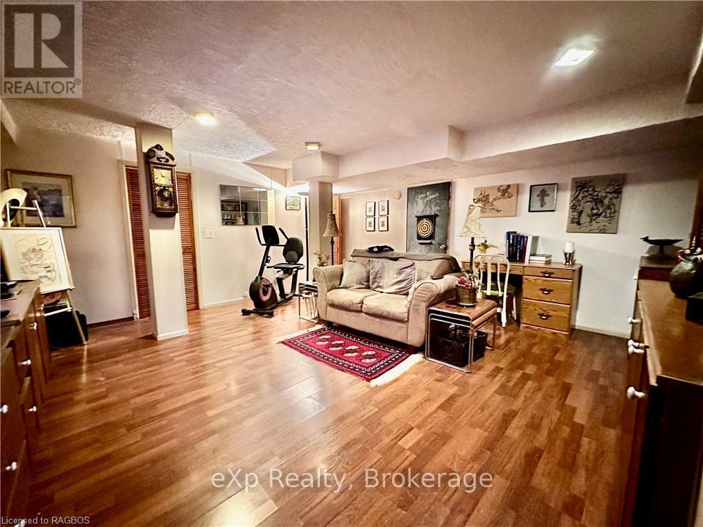 75 10th Street, Hanover, Ontario  N4N 1M9 - Photo 35 - X10845673