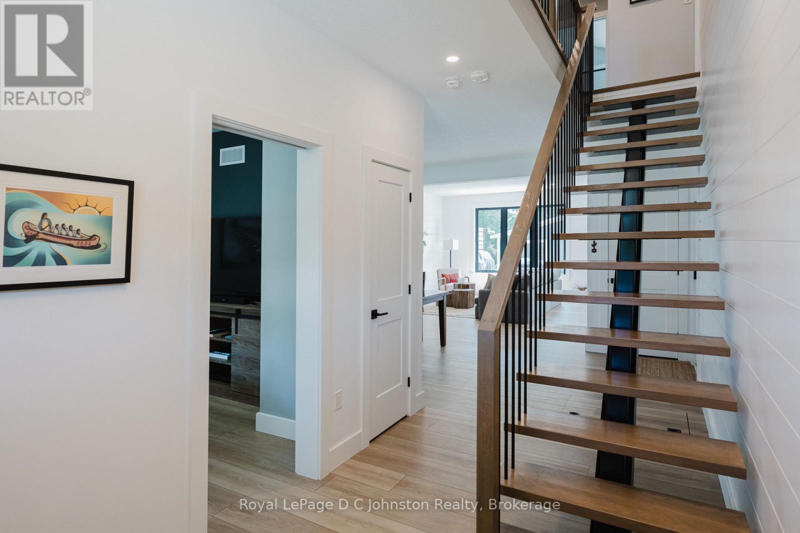 266 Mcnabb Street, Saugeen Shores, Ontario  N0H 2L0 - Photo 8 - X11901263