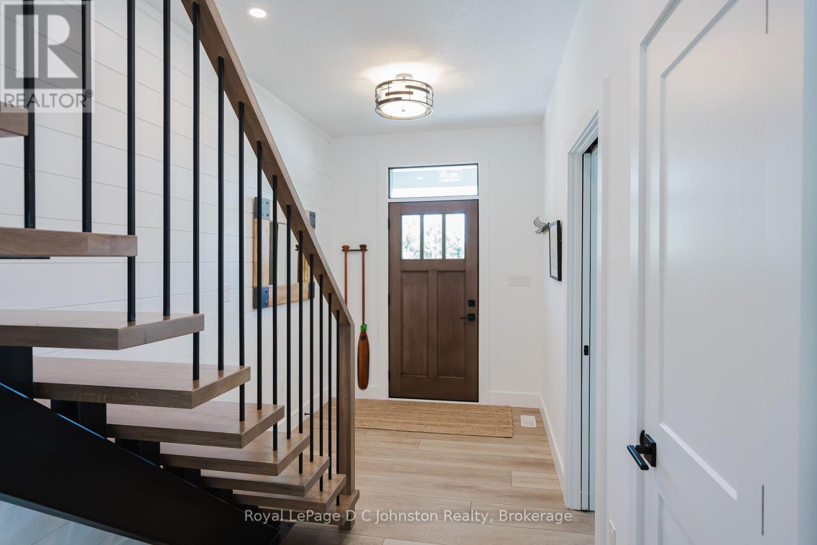 266 Mcnabb Street, Saugeen Shores, Ontario  N0H 2L0 - Photo 9 - X11901263