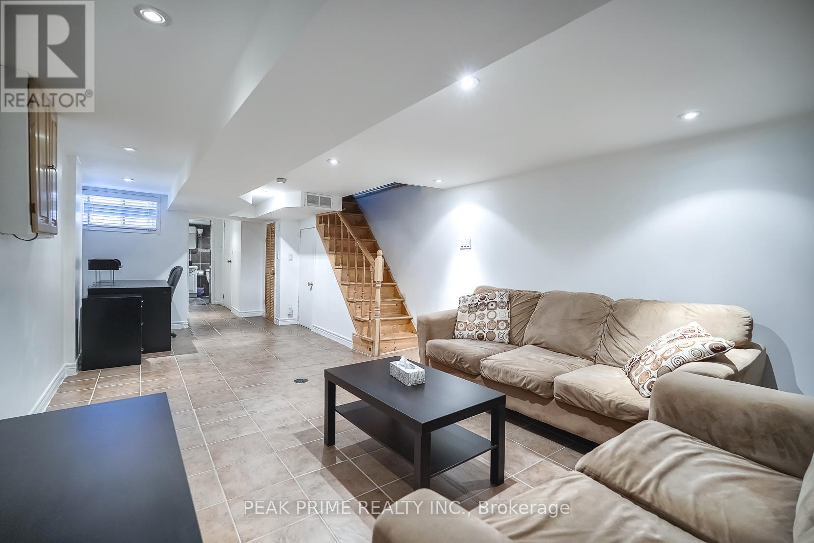 11 Bloem Avenue, Toronto, Ontario  M6E 1R9 - Photo 29 - W11901269