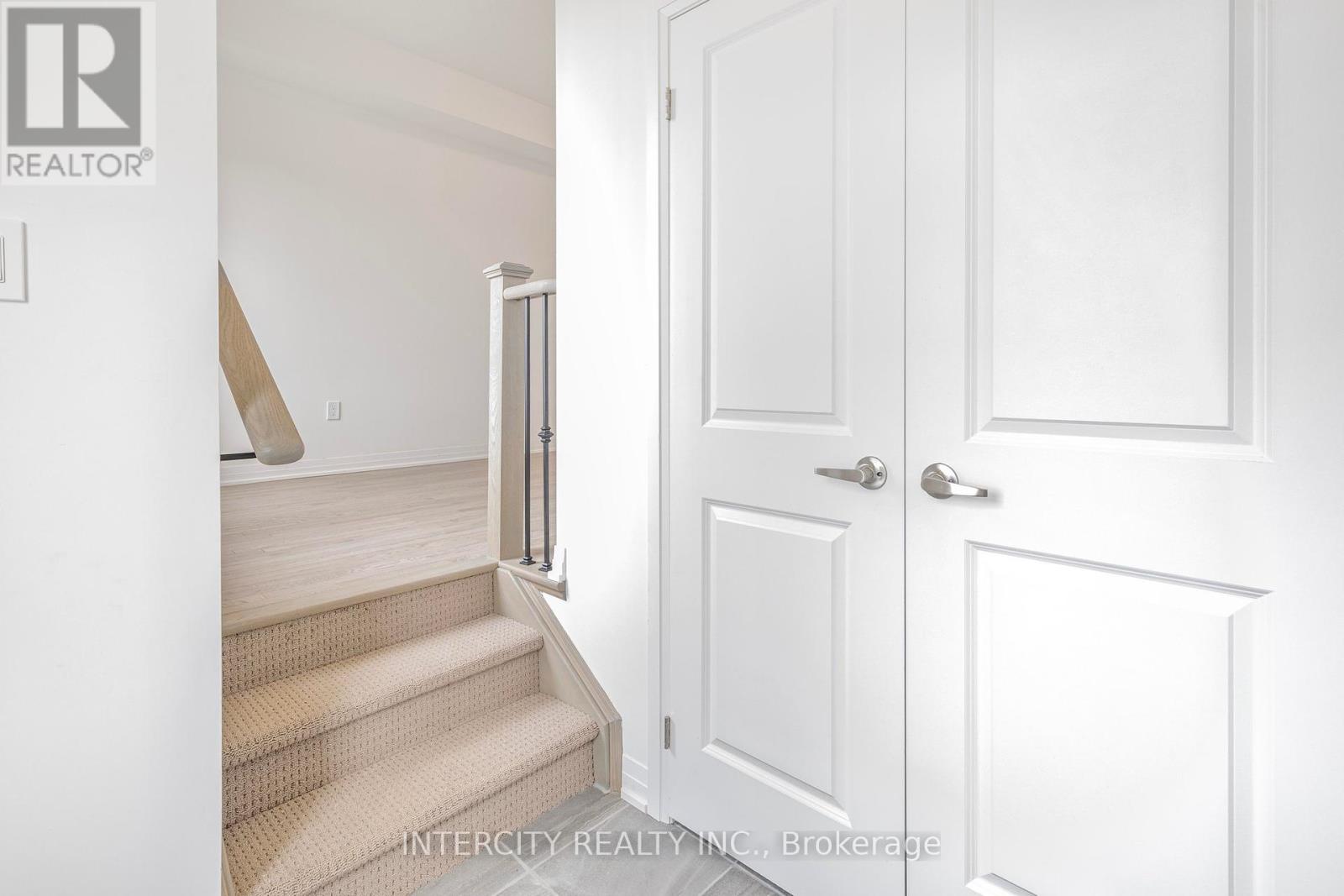 Property at 345 QUEBEC STREET image 2