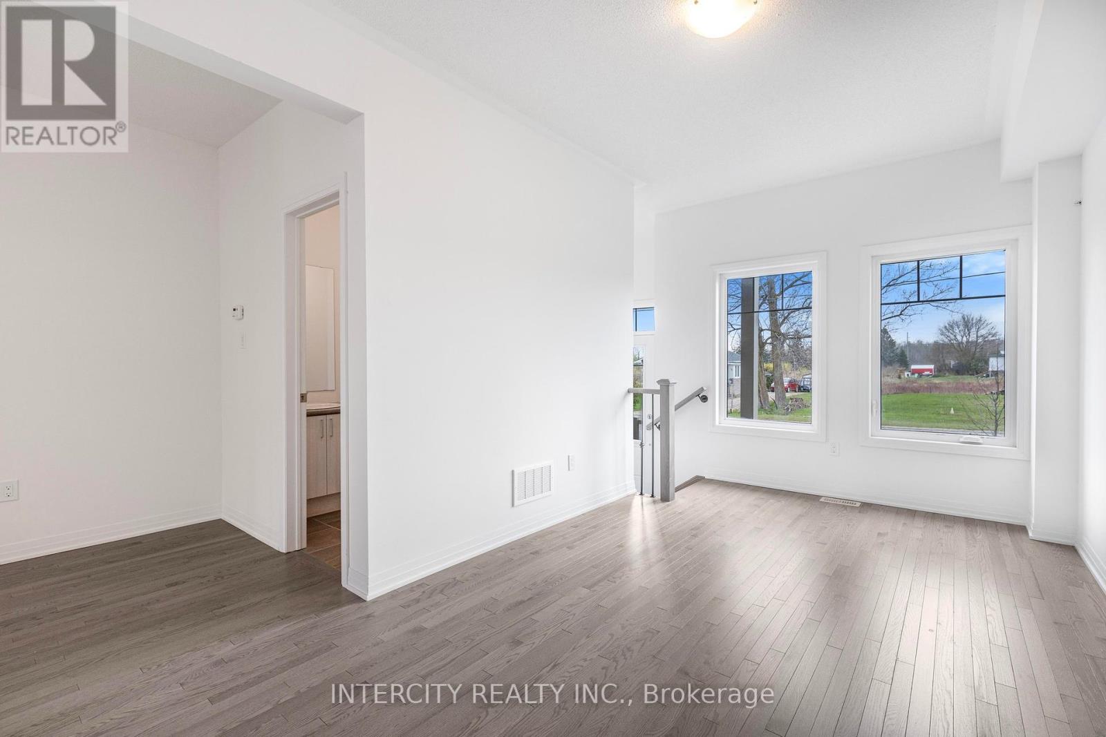 Property at 345 QUEBEC STREET image 4