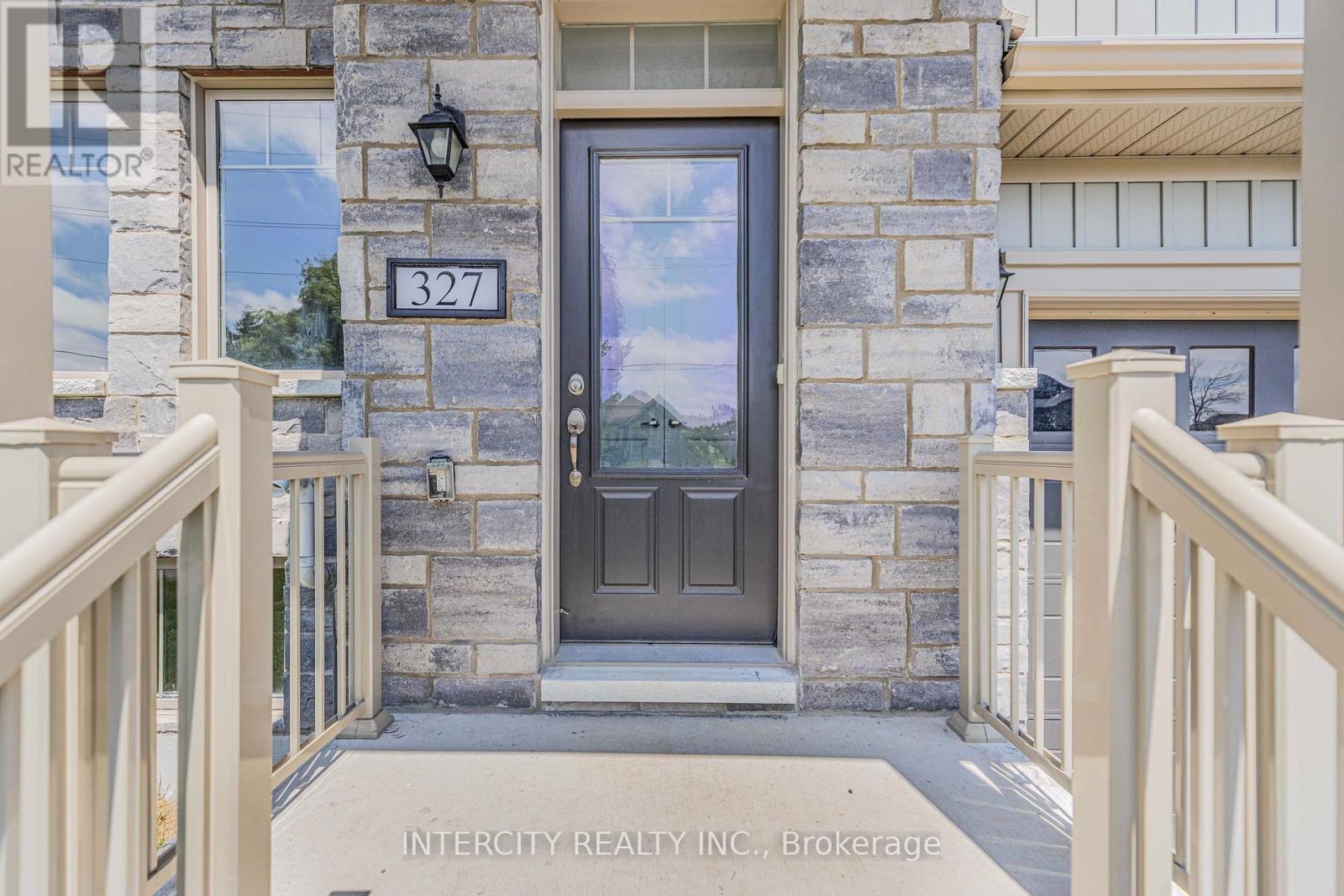 Property at 327 QUEBEC STREET image 2