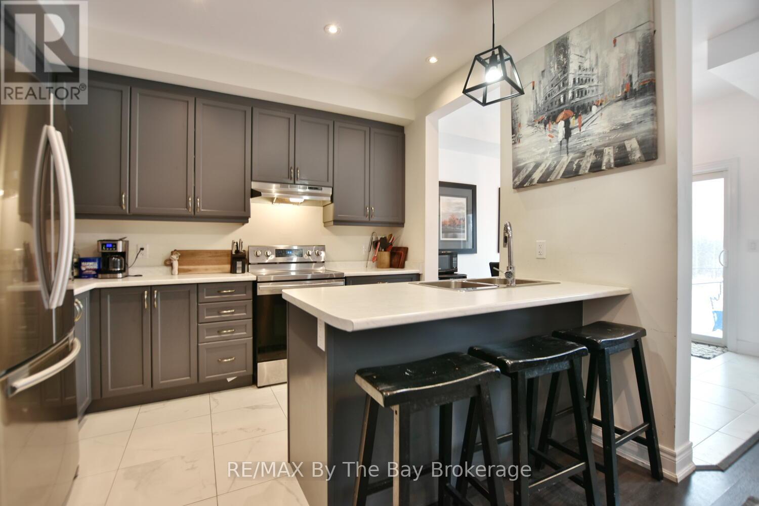 263 Atkinson Street, Clearview, Ontario  L0M 1S0 - Photo 11 - S11901417